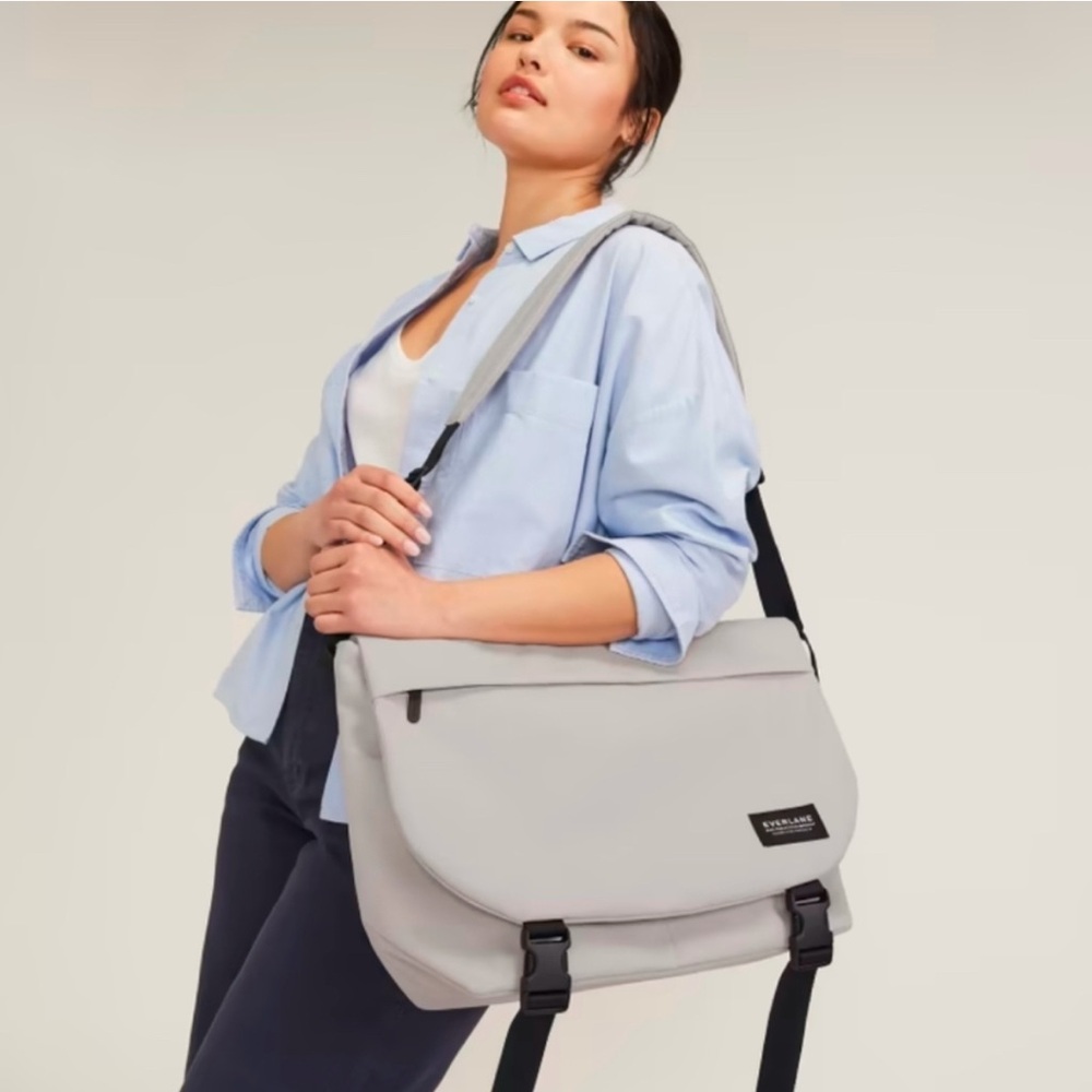 EVERLANE ReNew Transit Messenger Bag
Color: Atmosphere (Tan Gray) Black Straps